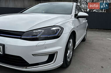 Хетчбек Volkswagen e-Golf 2017 в 