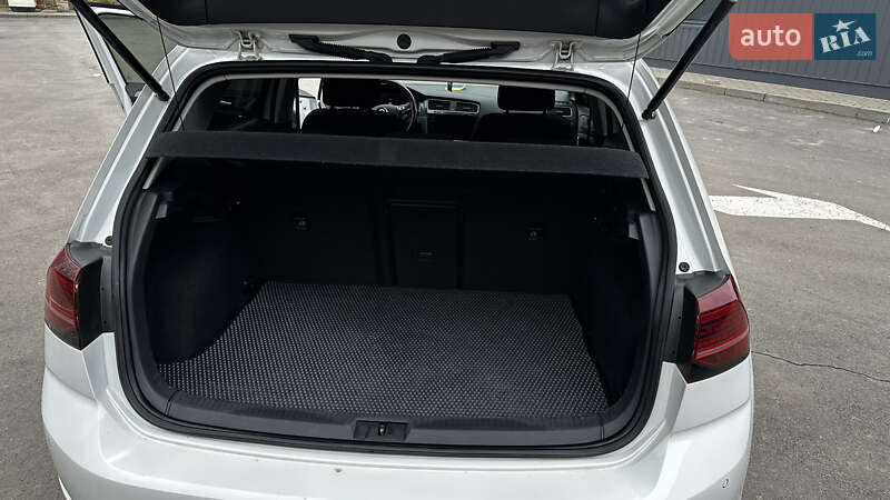 Хетчбек Volkswagen e-Golf 2017 в Кам'янець-Подільському