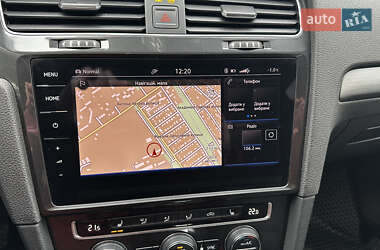 Хетчбек Volkswagen e-Golf 2017 в 