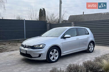 Хэтчбек Volkswagen e-Golf 2015 в Житомире