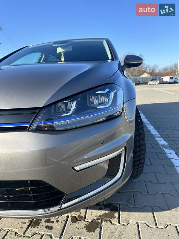 Хетчбек Volkswagen e-Golf 2014 в Чернівцях