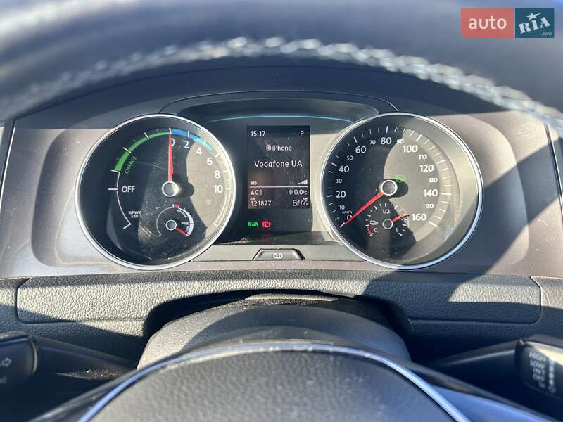 Хетчбек Volkswagen e-Golf 2014 в Чернівцях