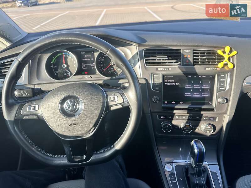 Хетчбек Volkswagen e-Golf 2014 в Чернівцях