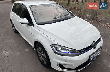 Хетчбек Volkswagen e-Golf 2017 в 
