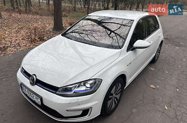 Хетчбек Volkswagen e-Golf 2017 в 