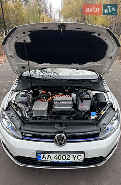 Хетчбек Volkswagen e-Golf 2017 в 