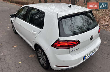 Хетчбек Volkswagen e-Golf 2017 в 