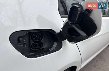 Хетчбек Volkswagen e-Golf 2017 в 