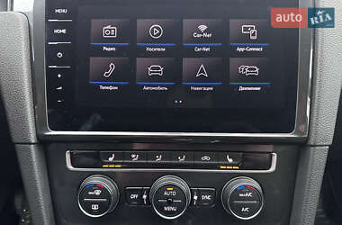 Хетчбек Volkswagen e-Golf 2017 в 