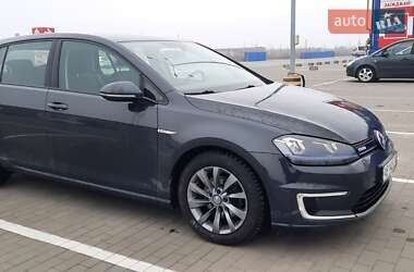 Хэтчбек Volkswagen e-Golf 2015 в 