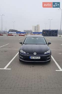 Хэтчбек Volkswagen e-Golf 2015 в 