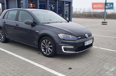 Хэтчбек Volkswagen e-Golf 2015 в 