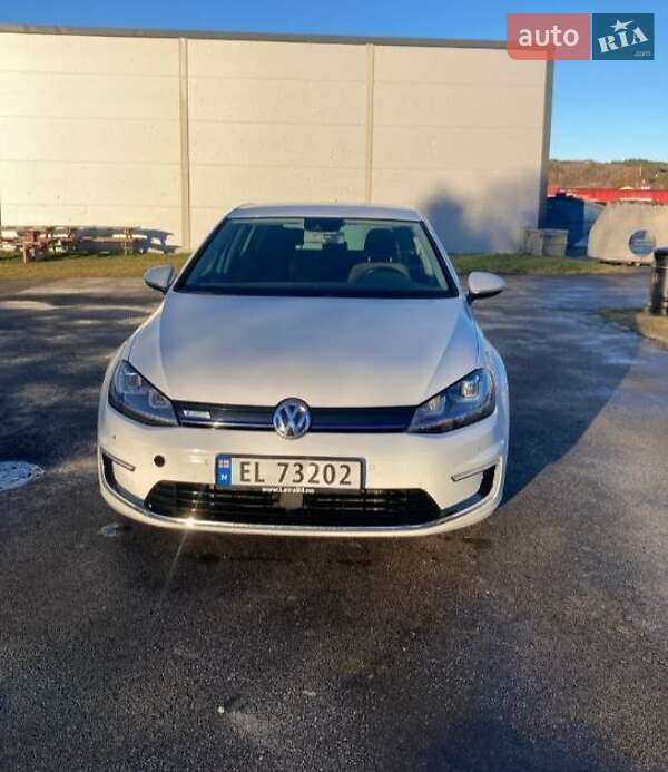 Volkswagen e-Golf 2015