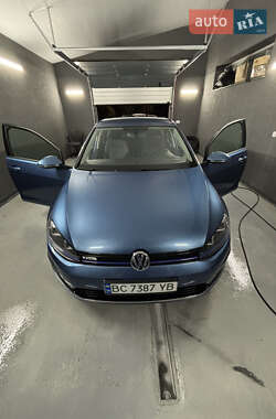 Хетчбек Volkswagen e-Golf 2015 в Львові