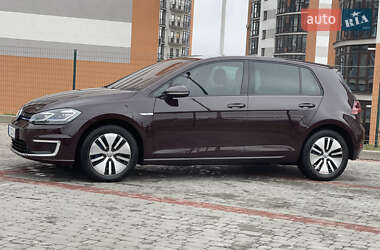 Хэтчбек Volkswagen e-Golf 2017 в 