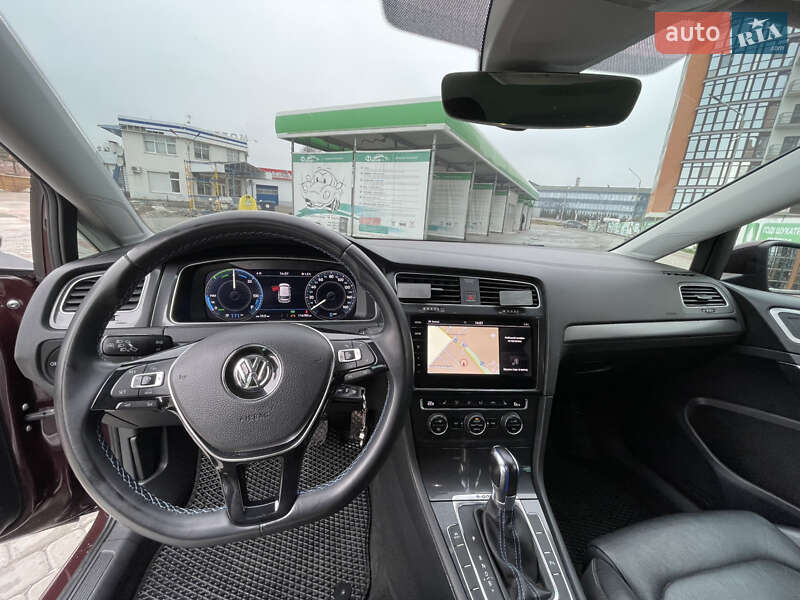 Хетчбек Volkswagen e-Golf 2017 в Івано-Франківську