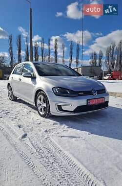 Хетчбек Volkswagen e-Golf 2015 в Києві