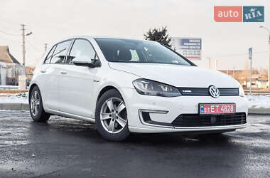 Хетчбек Volkswagen e-Golf 2015 в Києві