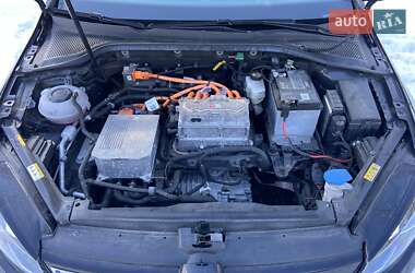 Хэтчбек Volkswagen e-Golf 2020 в 