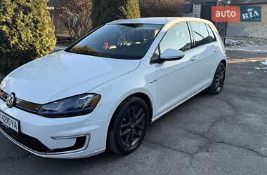 Хэтчбек Volkswagen e-Golf 2015 в 