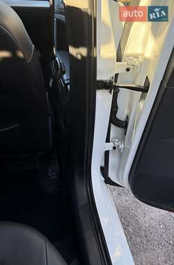 Хэтчбек Volkswagen e-Golf 2015 в 
