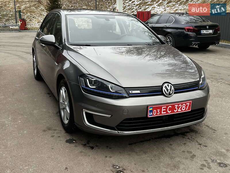 Хетчбек Volkswagen e-Golf 2015 в 