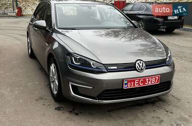 Хетчбек Volkswagen e-Golf 2015 в 