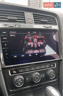 Хэтчбек Volkswagen e-Golf 2020 в 