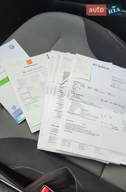 Хетчбек Volkswagen e-Golf 2015 в 