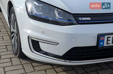 Хетчбек Volkswagen e-Golf 2015 в Дрогобичі