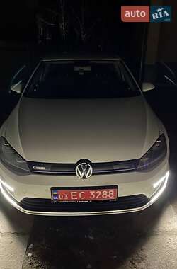 Хэтчбек Volkswagen e-Golf 2014 в 