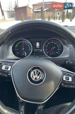 Хэтчбек Volkswagen e-Golf 2016 в 
