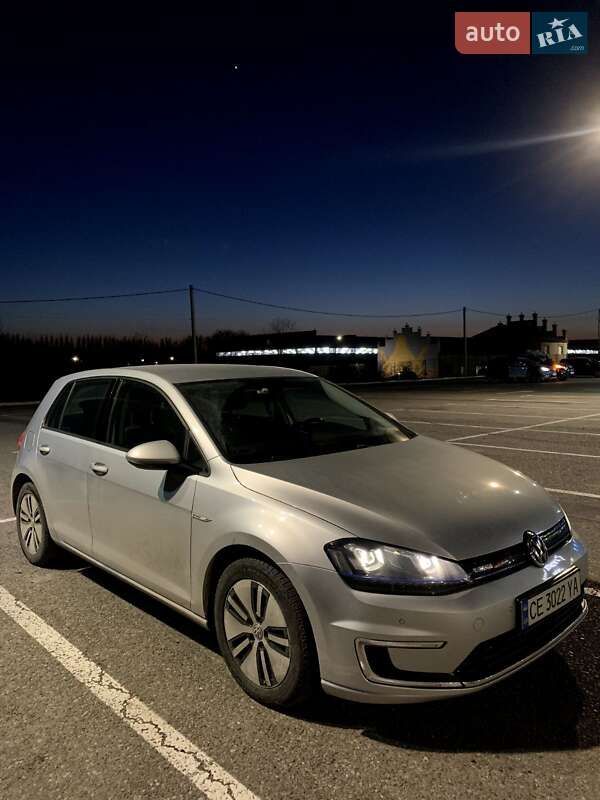 Хэтчбек Volkswagen e-Golf 2015 в Черновцах