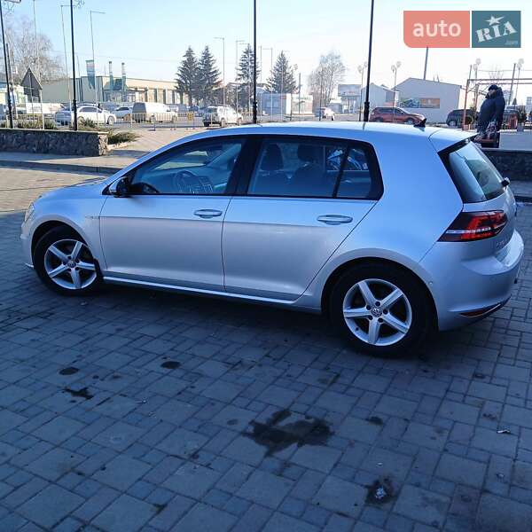 Volkswagen e-Golf 2014