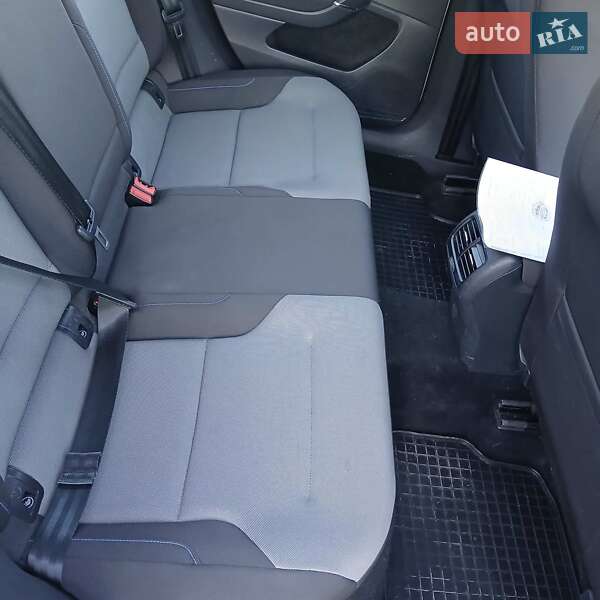 Хэтчбек Volkswagen e-Golf 2014 в Гайсине