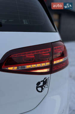 Хэтчбек Volkswagen e-Golf 2014 в 