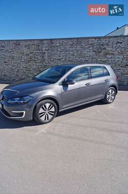 Хэтчбек Volkswagen e-Golf 2020 в 