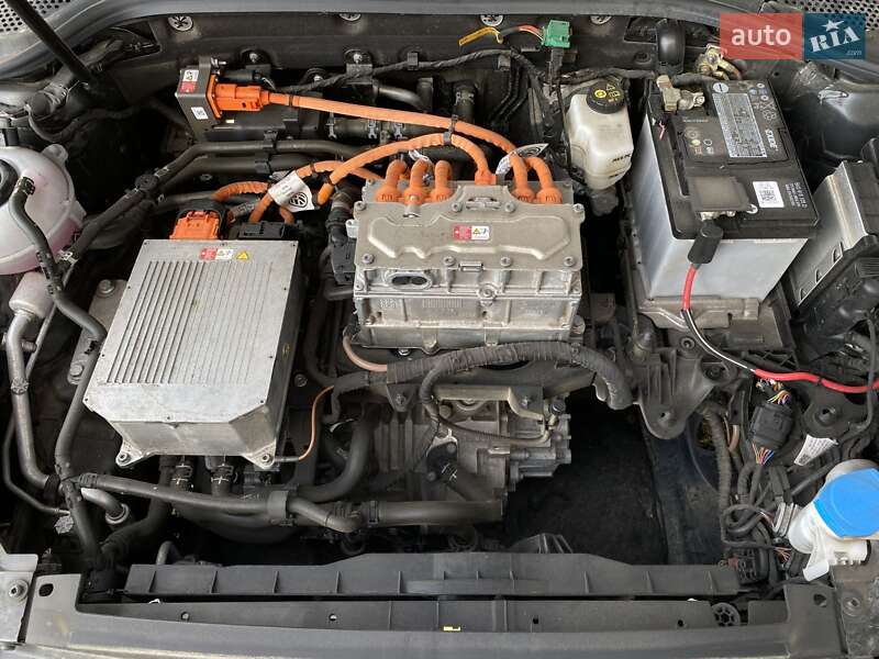 Хэтчбек Volkswagen e-Golf 2020 в Виннице