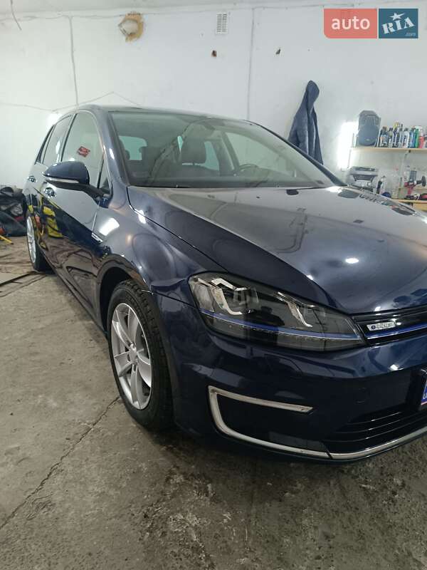 Хэтчбек Volkswagen e-Golf 2016 в Ровно фото 27 Хэтчбек Volkswagen e-Golf 2016 в Ровно