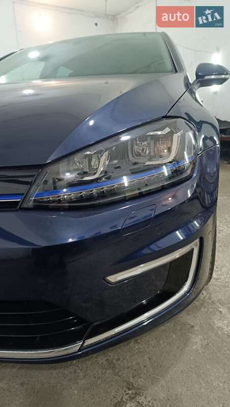 Хэтчбек Volkswagen e-Golf 2016 в Ровно фото 37 Хэтчбек Volkswagen e-Golf 2016 в Ровно