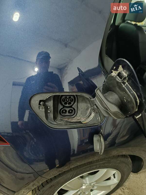 Хэтчбек Volkswagen e-Golf 2016 в Ровно фото 67 Хэтчбек Volkswagen e-Golf 2016 в Ровно