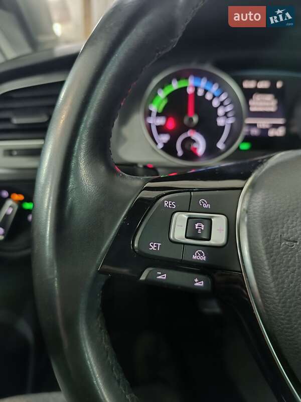 Хэтчбек Volkswagen e-Golf 2016 в Ровно фото 93 Хэтчбек Volkswagen e-Golf 2016 в Ровно