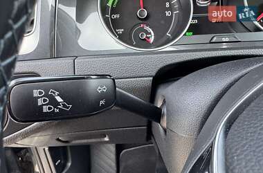 Хетчбек Volkswagen e-Golf 2021 в 