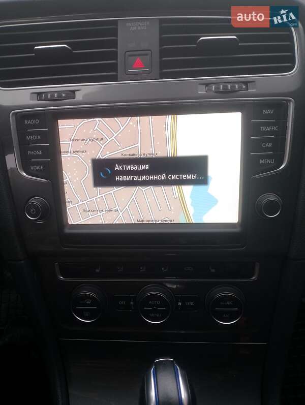 Хэтчбек Volkswagen e-Golf 2015 в Звягеле фото 11 Хэтчбек Volkswagen e-Golf 2015 в Звягеле