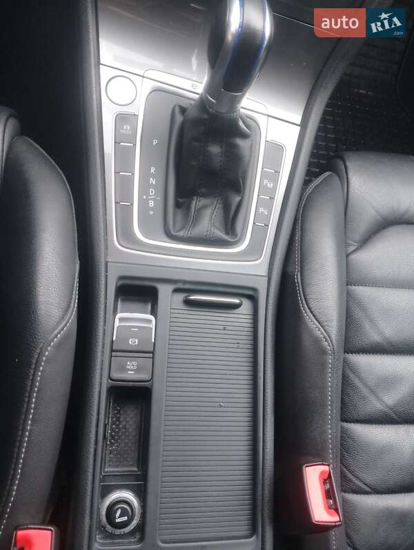 Хэтчбек Volkswagen e-Golf 2015 в Звягеле фото 9 Хэтчбек Volkswagen e-Golf 2015 в Звягеле