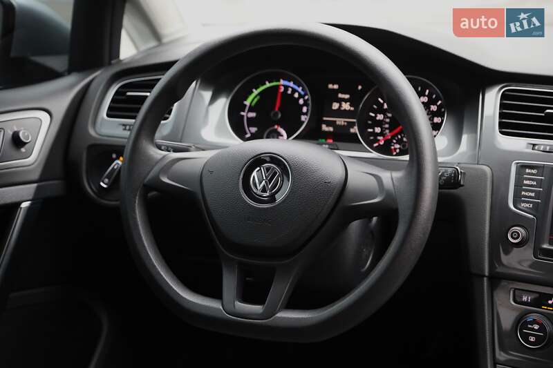 Хэтчбек Volkswagen e-Golf 2016 в Харькове