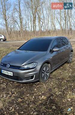 Хэтчбек Volkswagen e-Golf 2016 в Виннице