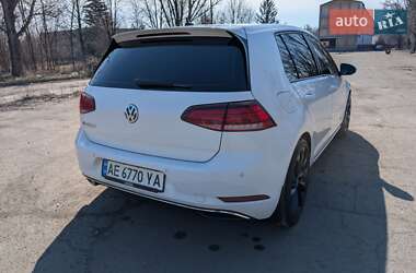 Хетчбек Volkswagen e-Golf 2018 в 