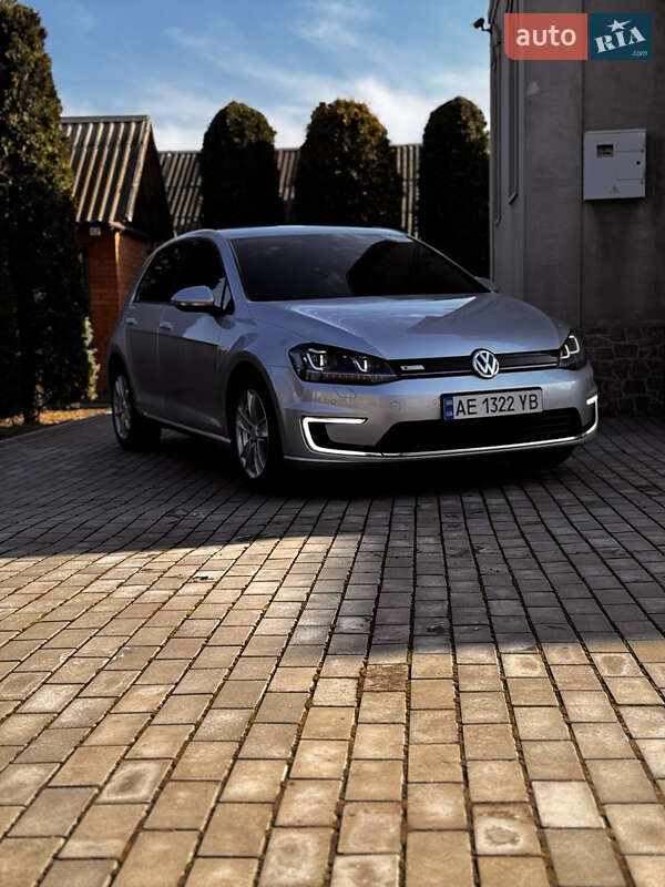 Volkswagen e-Golf 2016
