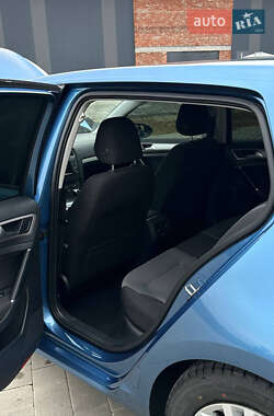 Хэтчбек Volkswagen e-Golf 2015 в 